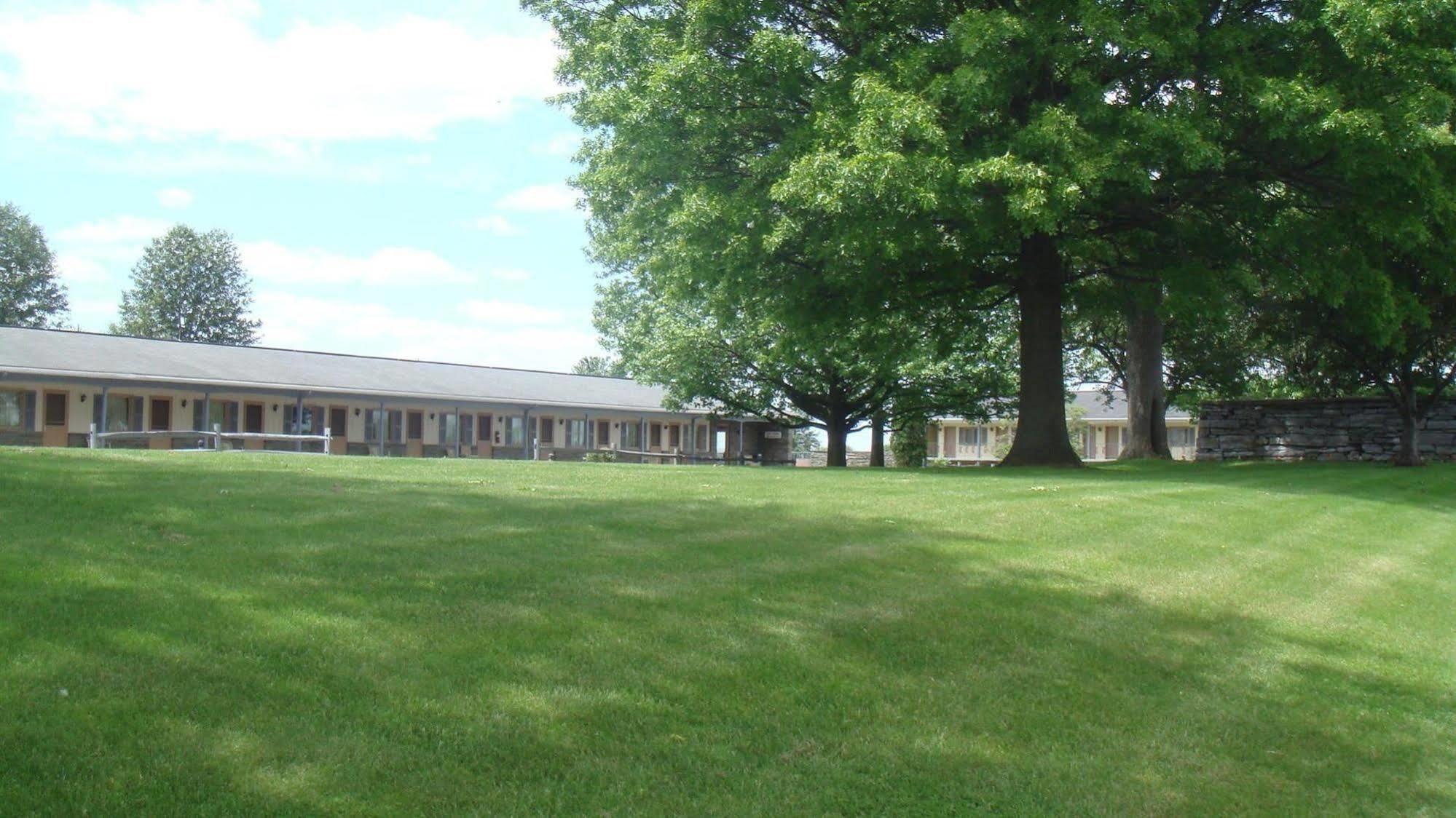 Travelodge By Wyndham Strasburg/Lancaster Amish Country Exterior photo